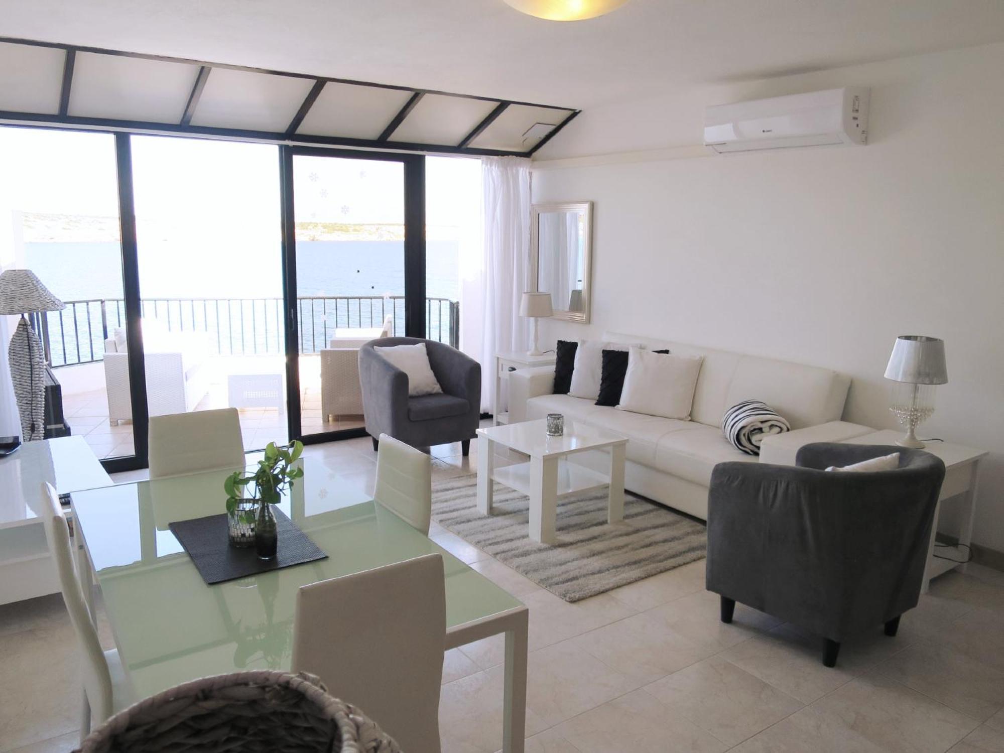 Seafront Apartment Terrace, Lounger & Panoramic Ocean Views Mellieħa Exteriör bild
