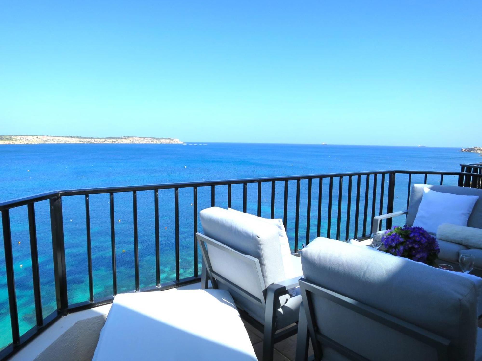 Seafront Apartment Terrace, Lounger & Panoramic Ocean Views Mellieħa Exteriör bild