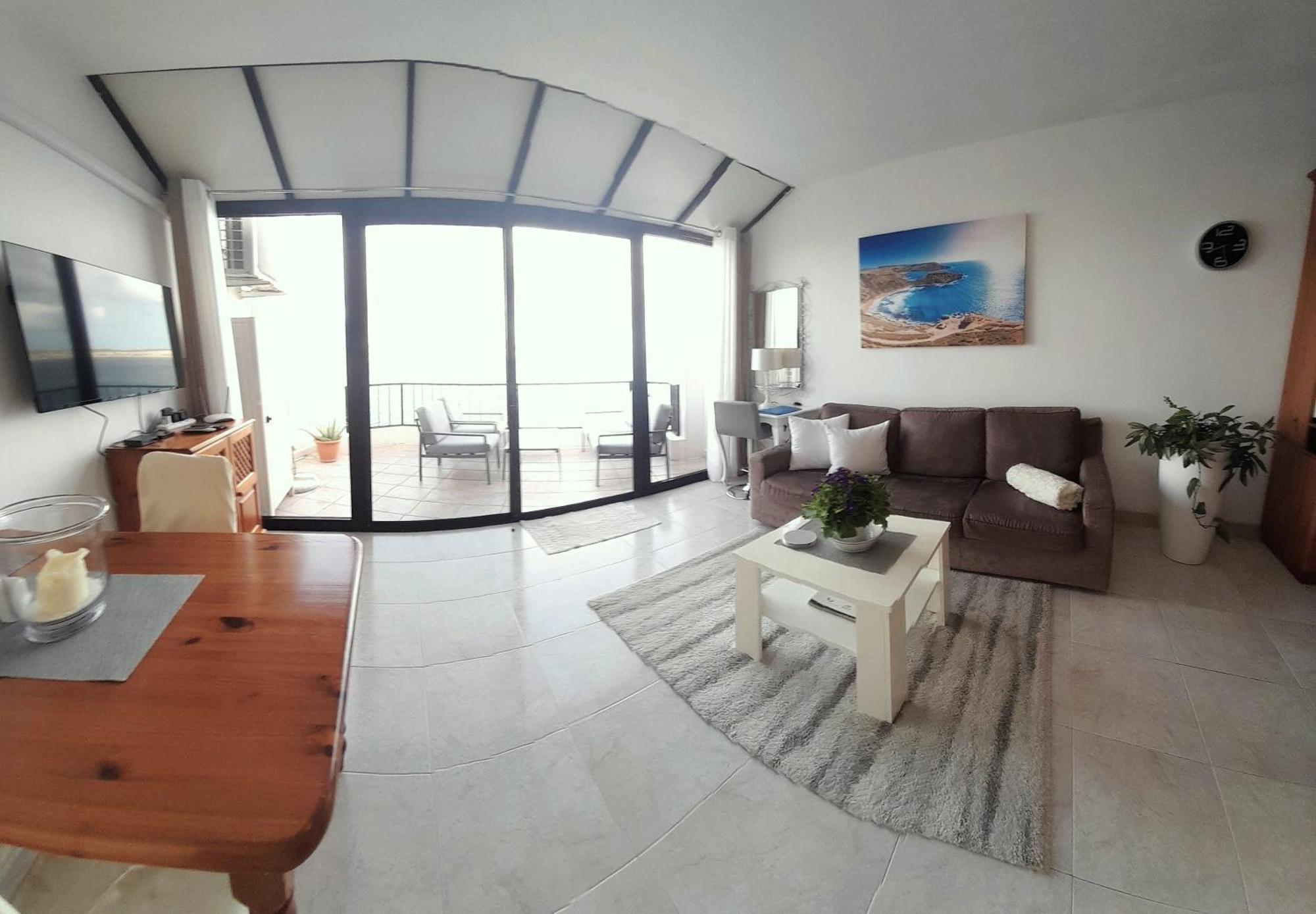 Seafront Apartment Terrace, Lounger & Panoramic Ocean Views Mellieħa Rum bild